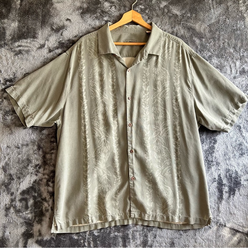 Tommy Bahama Mens 2XL 100% Silk Camp Shirt Olive Green Embroidered Hawaiian‎
